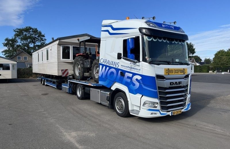 Stacaravan op de dieplader