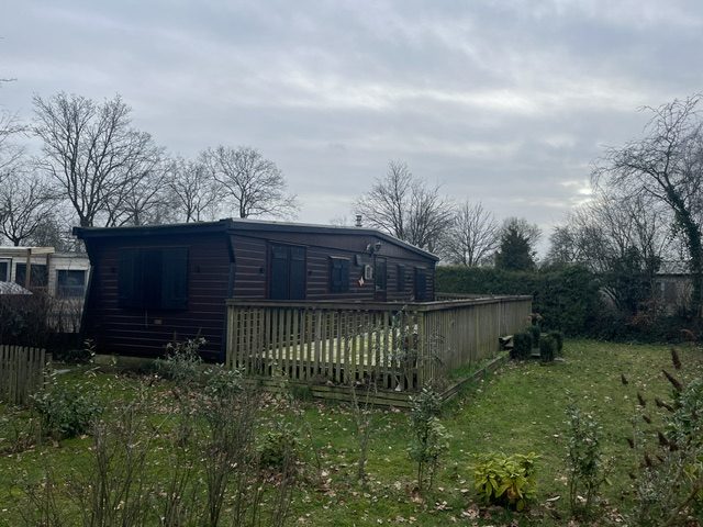 Chalet compleet aangepakt, voor het werk